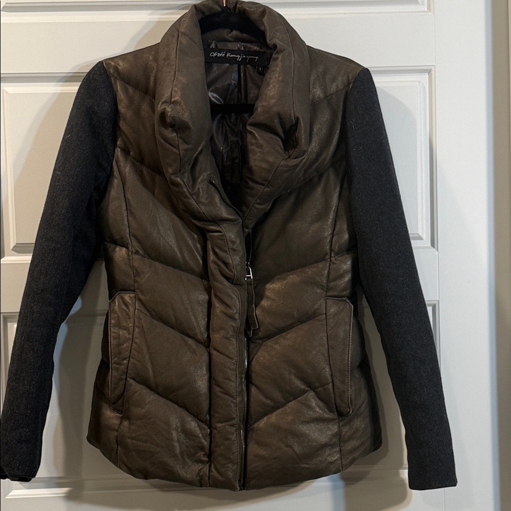 Obzéé Kang Jin Young women's puffer with wool sleeves size 1/small